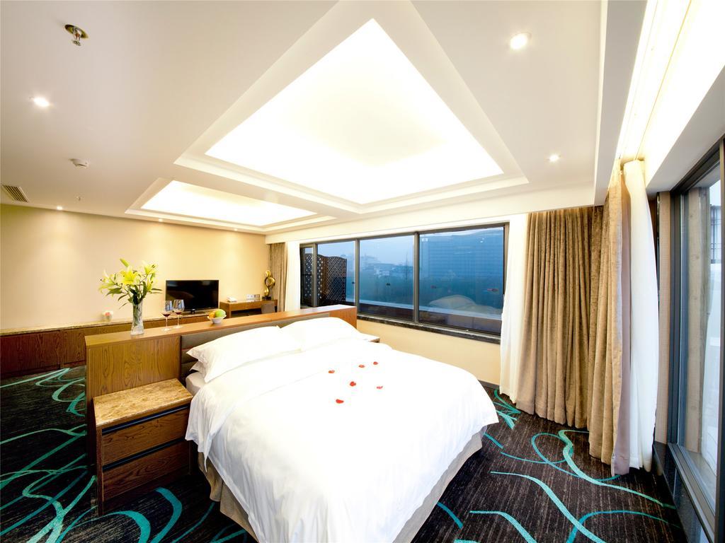 Vienna Hotel Guilin Xiangshan Park Номер фото